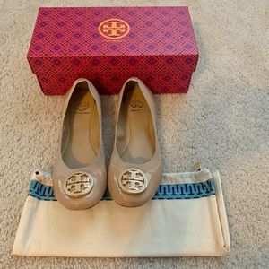 Tory Burch Caroline (Camellia pink)